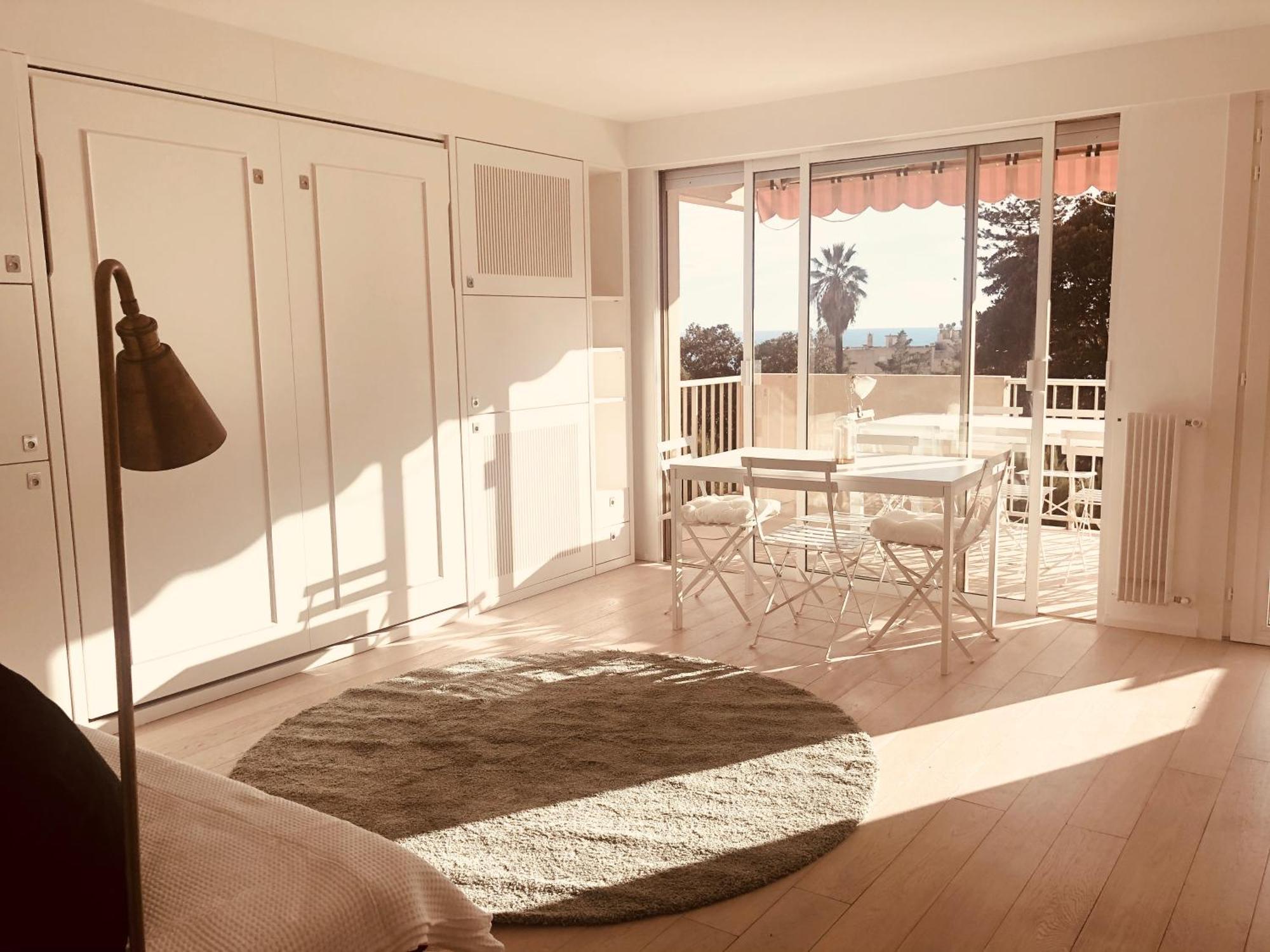 Apartment Seaside With Terrasse In Garavan *