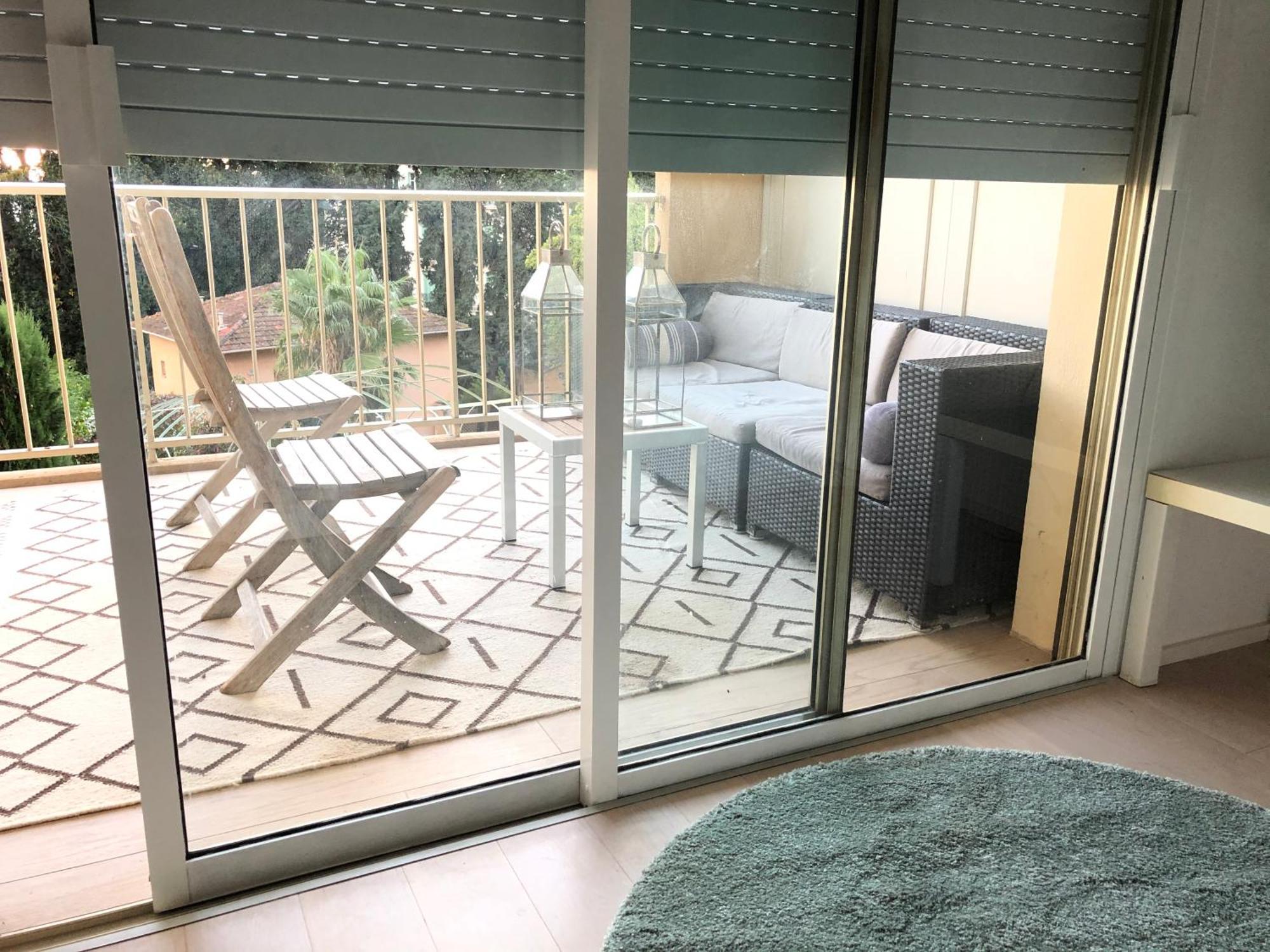 Apartment Seaside With Terrasse In Garavan Menton